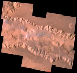 Canyon de Candor Chasma - crédits : Courtesy NASA / Jet Propulsion Laboratory