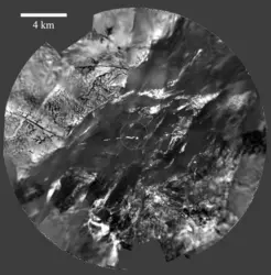 Surface de Titan vue par la sonde Huygens - crédits : University of Arizona/ NASA/ ESA