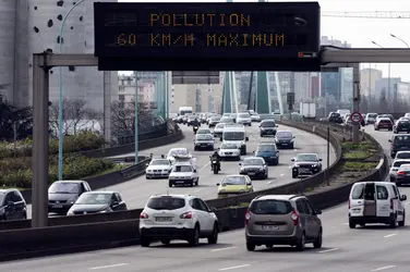 Pollution et limitation de vitesse - crédits : Étienne Laurent/ EPA