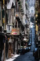 Naples: ruelle du centre historique - crédits : Dallas Stribley/ Getty Images