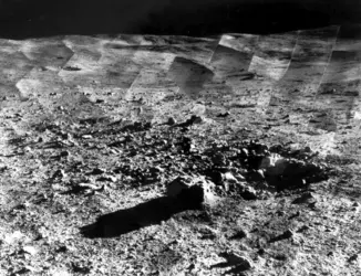 Panorama du cratère lunaire Tycho par Surveyor-7 - crédits : NASA