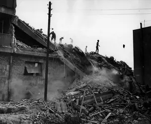 Tremblement de terre à Skopje - crédits : Chris Ware/ Hulton Archive/ Getty Images