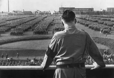 Rassemblement nazi, 1933 - crédits : Hulton Archive/ Getty Images