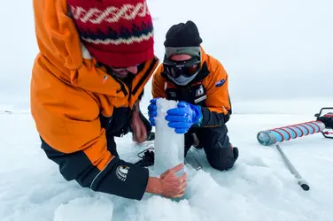 Carotte glaciaire - crédits : Jason Edwards/ The Image Bank Unreleased/ Getty Images