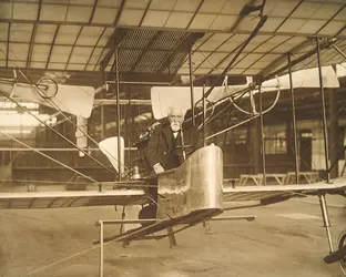 Hiram Maxim et sa machine volante  - crédits : AKG-images