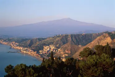 L'Etna - crédits : Kevin Schafer/ The Image Bank/ Getty Images