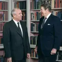 Ronald Reagan et Mikhaïl Gorbatchev, 1985 - crédits : White House/ Archive Photos/ Getty Images
