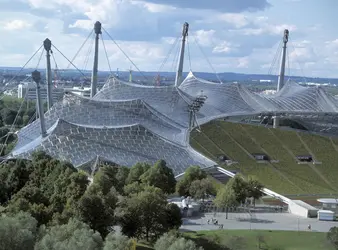 Stade olympique de Munich, F. Otto - crédits : Bildarchiv Monheim/ AKG-images