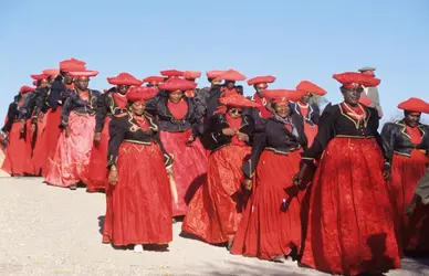 Femmes herero en costume traditionnel - crédits : Frans Lemmens/ Corbis Unreleased/ Getty Images