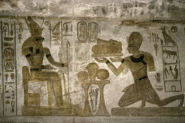 Ramsès II faisant des offrandes à Horus - crédits : H. Champollion/ AKG-images