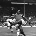 Eusebio - crédits : Kent Gavin/ Hulton Archive/ Getty Images