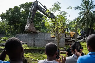 Opération de « décasage » à Mayotte, 2023 - crédits : David Lemor/ Abaca