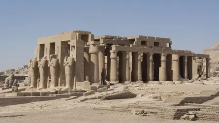 Le Ramesseum à Thèbes, Égypte - crédits : Peter Sobolev/ Shutterstock