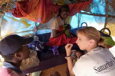 Médecin de l’ONG Samaritan’s Purse au Darfour en 2004 - crédits : Michael Freeman/ Corbis Historical/ Getty Images