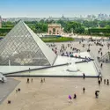 Pyramide du Louvre, I. M. Pei - crédits : Tania Zbrodko/ Shutterstock.com