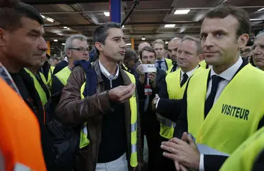 Emmanuel Macron et François Ruffin, 3 octobre 2017 - crédits : Philippe Wojazer/ AP/ SIPA