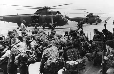 Troupes héliportées - crédits : Fox Photos/ Hulton Archive/ Getty Images