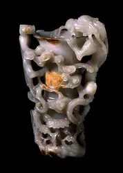 Vase en jade sculpté - crédits :  Bridgeman Images 