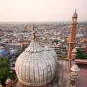 Dômes de la mosquée Jama Masjid, Delhi - crédits : Tristan Savatier/ Moment Open/ Getty Images