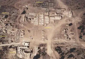 Tel Yarmouth, Israël. Vue aérienne du Palais B1 et des chantiers adjacents - crédits : P. de Miroschedji, Mission archéologique de Tel Yarmouth, Israël