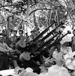 Soldats castristes, 1961 - crédits : Graf/ Hulton Archive/ Getty Images