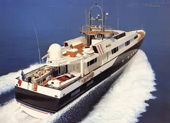 Yacht <it>Acajou</it> - crédits : Chantiers de l'Estérel