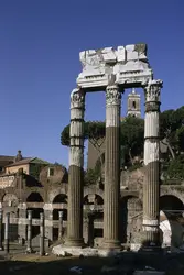 Temple de Vénus Genetrix, Rome - crédits : H. Champollion/ AKG-images