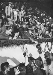 Adolf Hitler lors de la cérémonie d'ouverture des Jeux de Berlin (1936) - crédits : Past Pix/ Getty Images