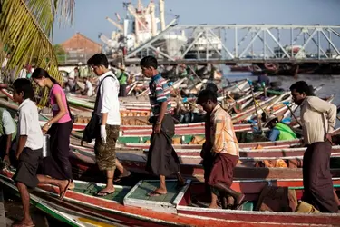 Rangoun : déplacement fluvial en barques - crédits : 	1001nights/ Getty Images