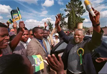 Campagne électorale de Thabo Mbeki, avril 1999 - crédits : Odd Andersen/ AFP