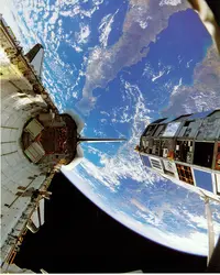 Satellite LDEF (Long Duration Exposure Facility)  - crédits : NASA