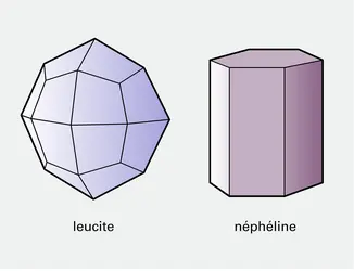 Leucite et néphéline : morphologie - crédits : Encyclopædia Universalis France