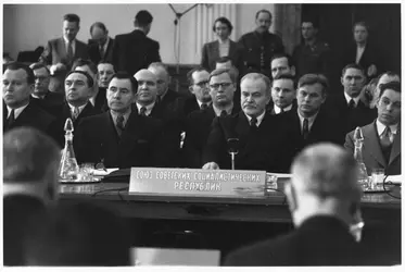 Conférence de Berlin, 1954 - crédits : Hulton-Deutsch Collection/ Corbis/ Getty Images