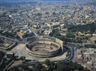 Le Colisée, vue aérienne - crédits : De Agostini Picture Library/ Getty Images