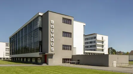 École du Bauhaus, Dessau - crédits : Alan John Ainsworth/ Heritage Images/ Getty Images
