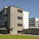 École du Bauhaus, Dessau - crédits : Alan John Ainsworth/ Heritage Images/ Getty Images