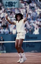Yannick Noah, vainqueur à Roland-Garros en 1983 - crédits : Steve Powell/ Allsport/ Getty Images