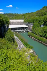 Barrage de Génissiat - crédits : vouvraysan/ Shutterstock