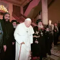 Chenouda III lors de la visite du pape Jean-Paul II en Égypte en 2000 - crédits :  John Samples/ Hulton Archive/ Getty Images