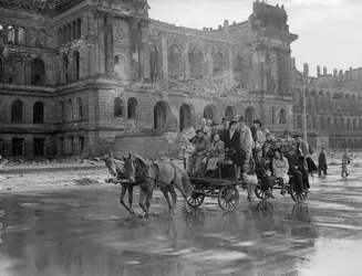 Réfugiés allemands à Berlin - crédits : Express Newspapers/ Hulton Archive/ Getty Images