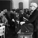 Bertrand Russell - crédits : Kurt Hutton/ Picture Post/ Getty Images