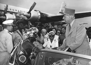 Charles de Gaulle à Abidjan, 1958 - crédits : Keystone/ Hulton Archive/ Getty Images
