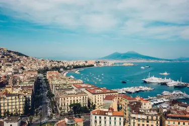 Baie de Naples, Italie - crédits : Angelafoto/ Getty Images