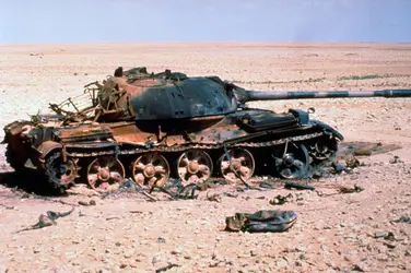 Tank détruit - crédits : Corbis Historical/ Getty Images