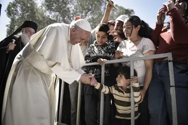 Le pape François à Lesbos, 2016 - crédits : Andrea Bonetti/ Handout/ Getty Images