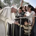 Le pape François à Lesbos, 2016 - crédits : Andrea Bonetti/ Handout/ Getty Images