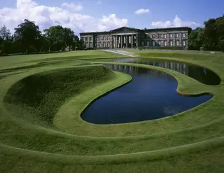 Charles Jencks : «Landform Ueda» - crédits : Arcaid/ Universal Images Group/ Getty Images