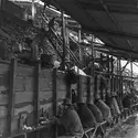 Triage du minerai - crédits : Three Lions/ Hulton Archive/ Getty Images