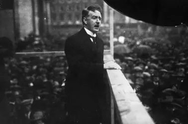 William Cosgrave en campagne (Irlande, 1923) - crédits : Topical Press Agency/ Hulton Archive/ Getty Images