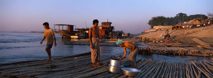 L'Irrawaddy à Mandalay, Birmanie - crédits : Antoine Gyori/ AGP/ Corbis/ Getty Images